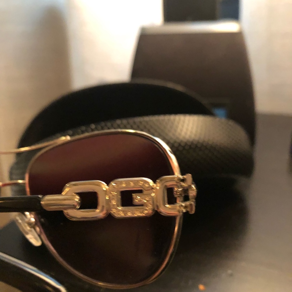 GUESS Sunglasses with original case - Picture 4 of 4